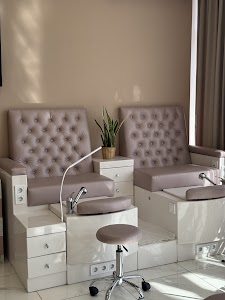 Artemida nail salon & academy place picture